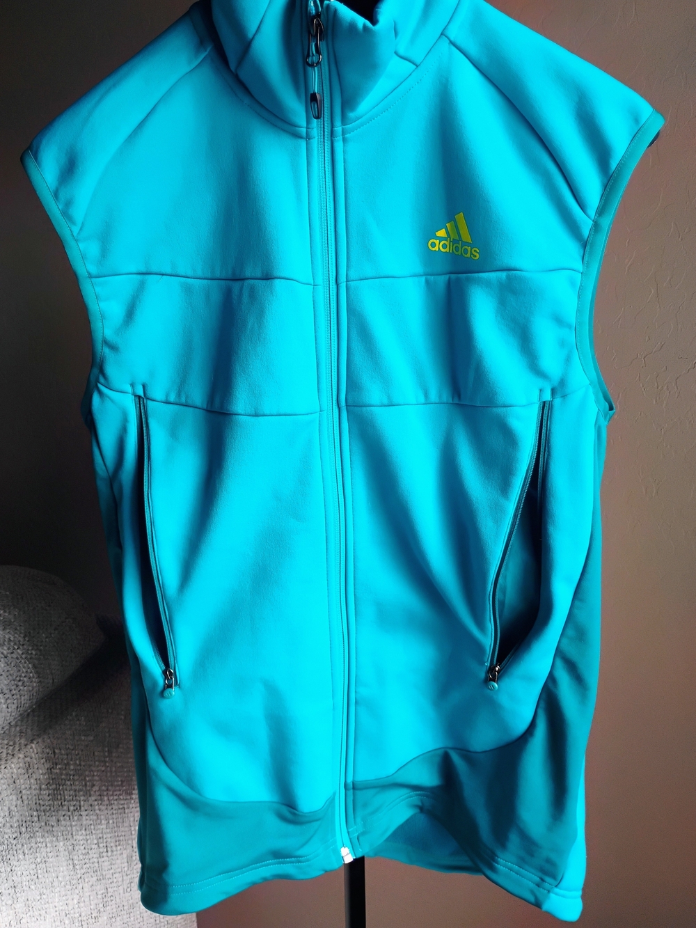 adidas Women’s Size M Bright Teal Zip Sleeveless Vest
